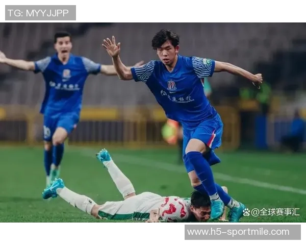 川超精彩绝伦补时逆转遂宁门将头球绝平广安队震撼全场