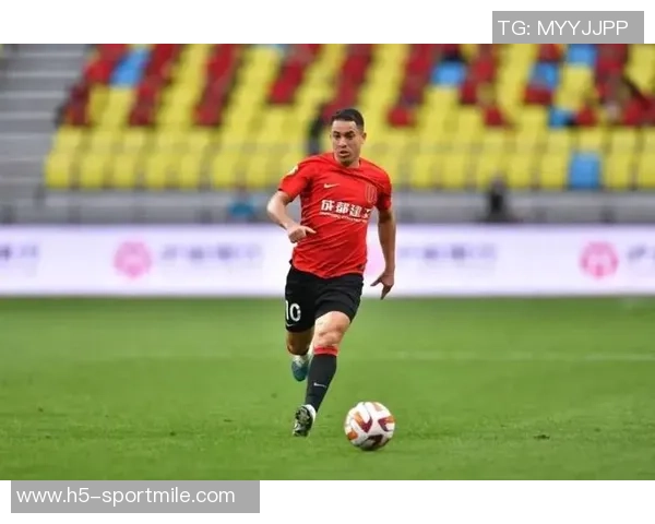 成都蓉城与首尔FC战平罗慕洛伤退泪洒赛场林加德与莱切特发生冲突